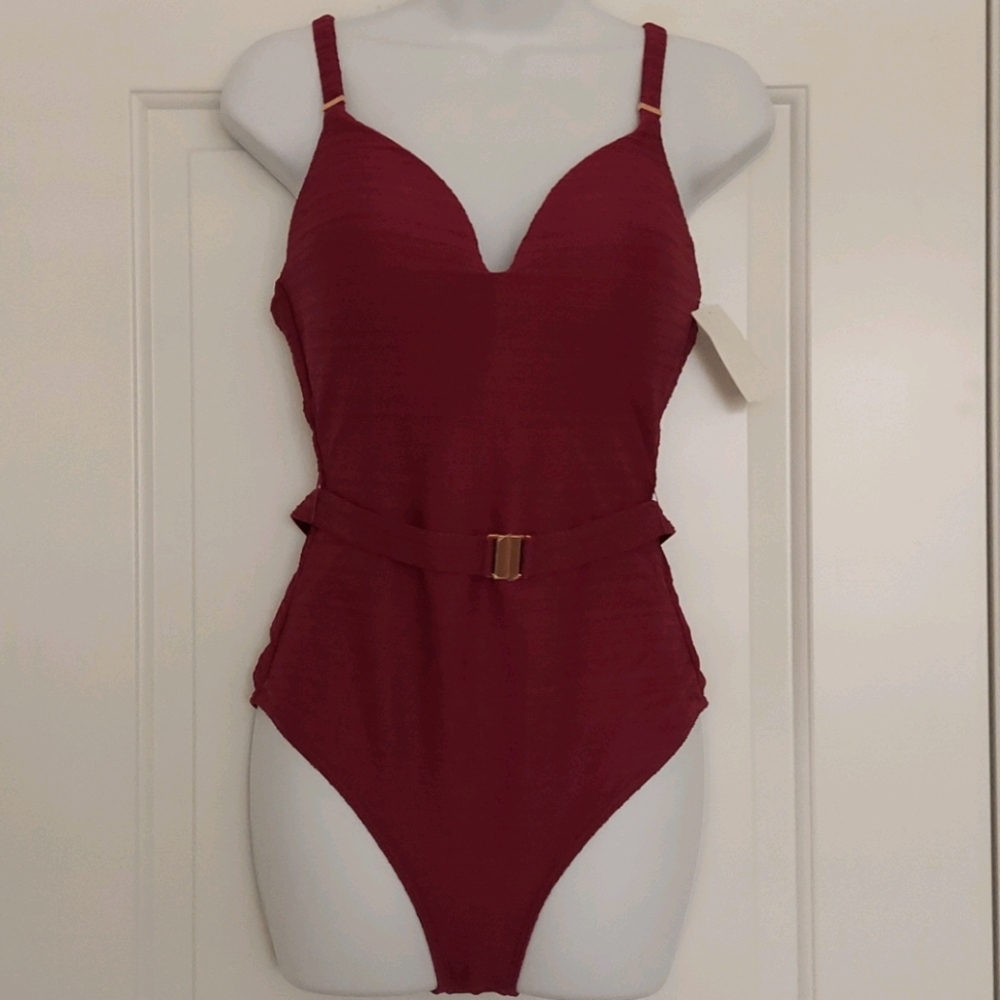 New one-piece swimsuit